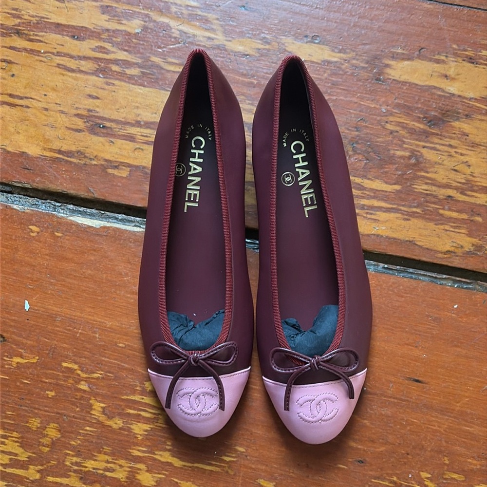 Chanel two tone leather ballet flats in burgundy and pink - Picture 3 of 5